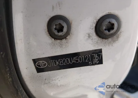 2005 Toyota Prius from USA, damaged, VIN JTDKB20U450121767